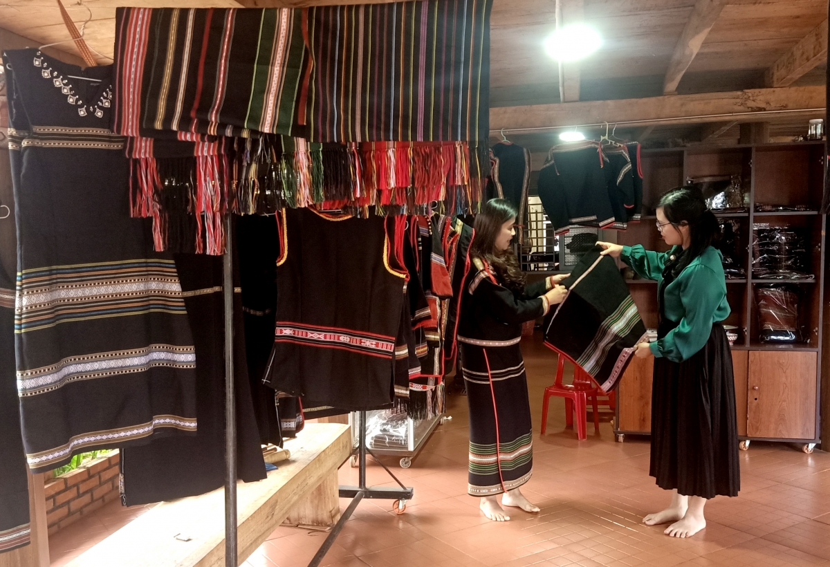 Ếo pơtâk kuăn ngo rế hía rế chiâng tơmeăm túa lĕm tro a Dak Lak