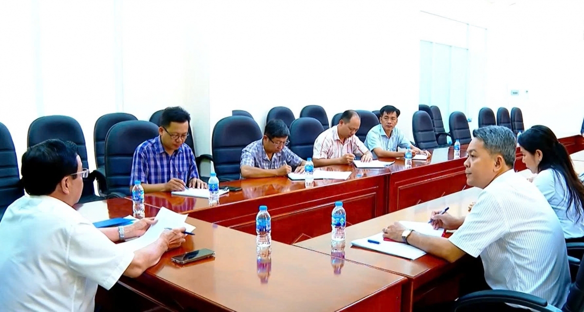 Ban lãnh đạo xã mới của tỉnh Vĩnh Long đã có những cuộc họp thử nghiệm đầu tiên