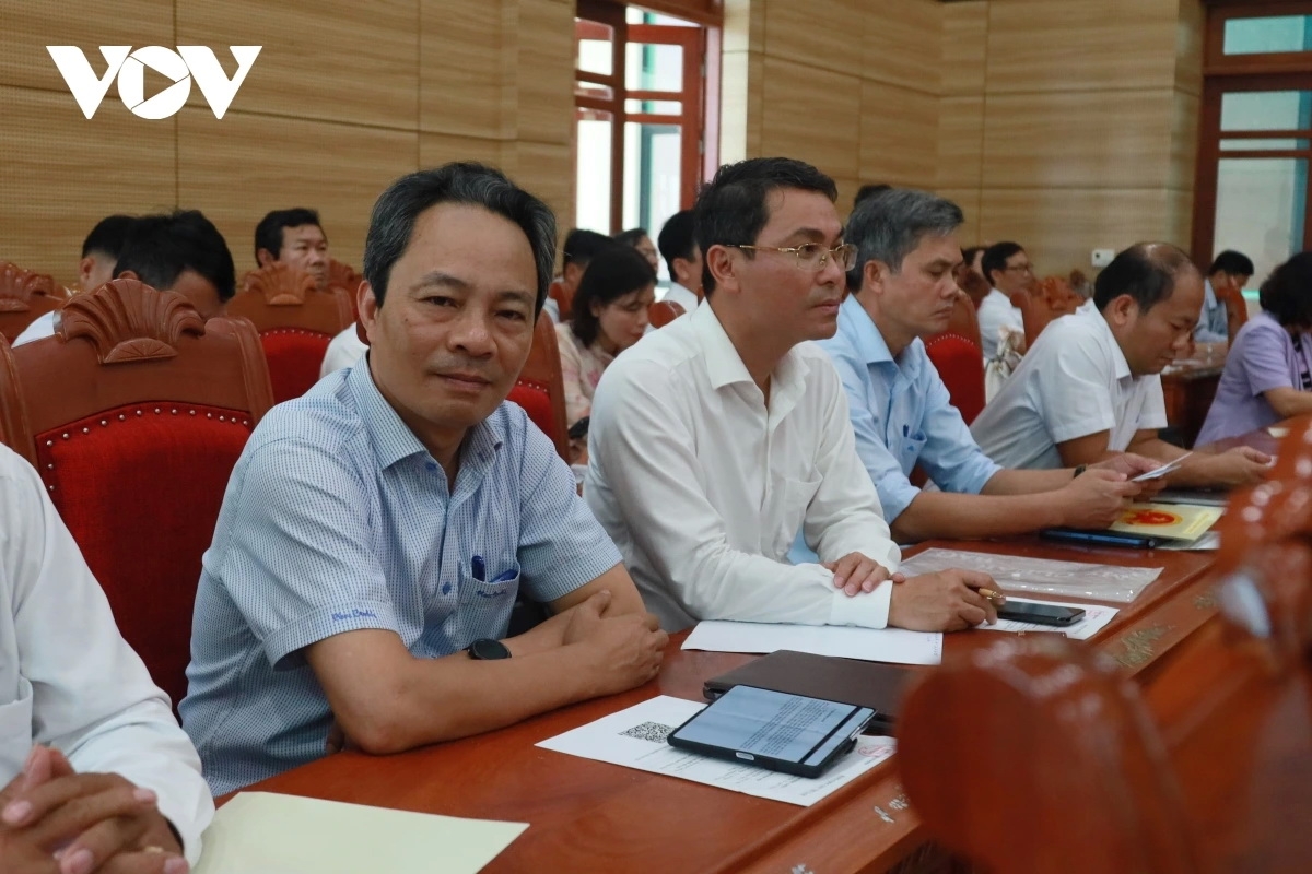 Cán bộ chủ chốt dự kiến của 58 xã, phường mới tham dự buổi làm việc.