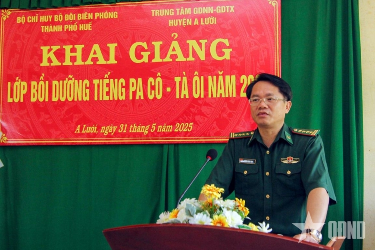 Đại tá Đặng Ngọc Hiệu, Phó chính ủy Bộ đội Biên phòng TP Huế phát biểu chỉ đạo. Ảnh: VÕ TIẾN