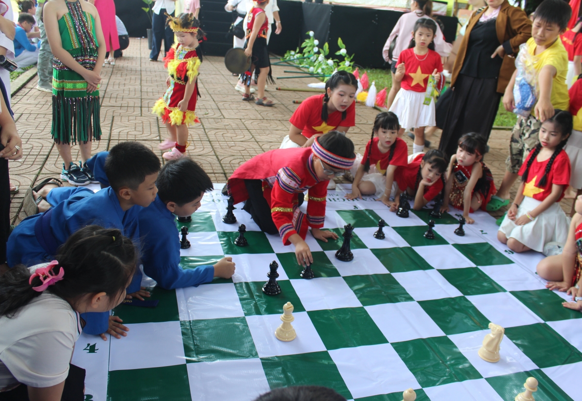 Hên tơdroăng xah hêi ro ăm mâu vâi o a Dak Lak