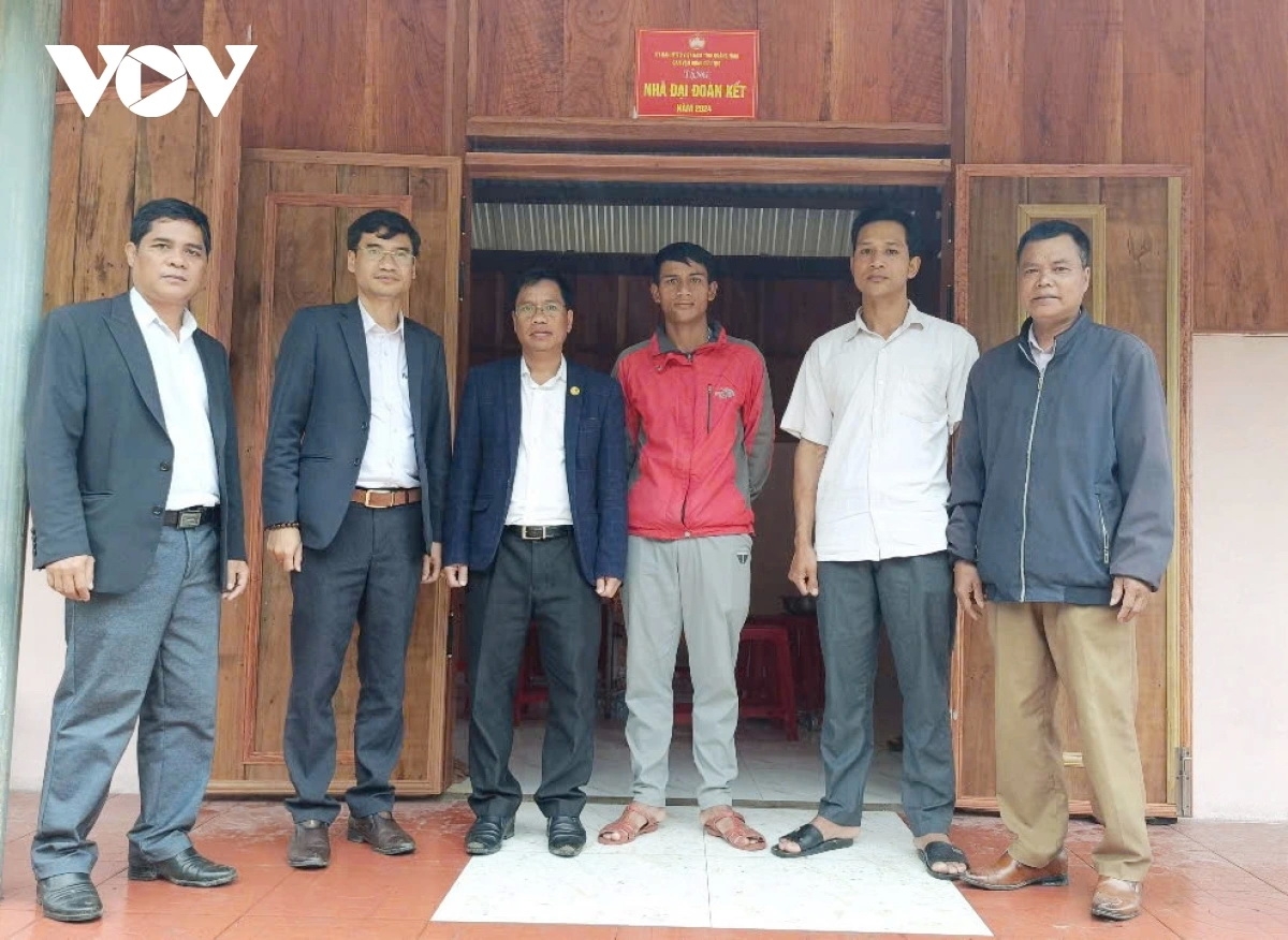 Chính quyền chr'hoong Tây Giang pa đơp đong ăt ha đha nuôr Cơ Tu zr'năh n'đăh đong ăt