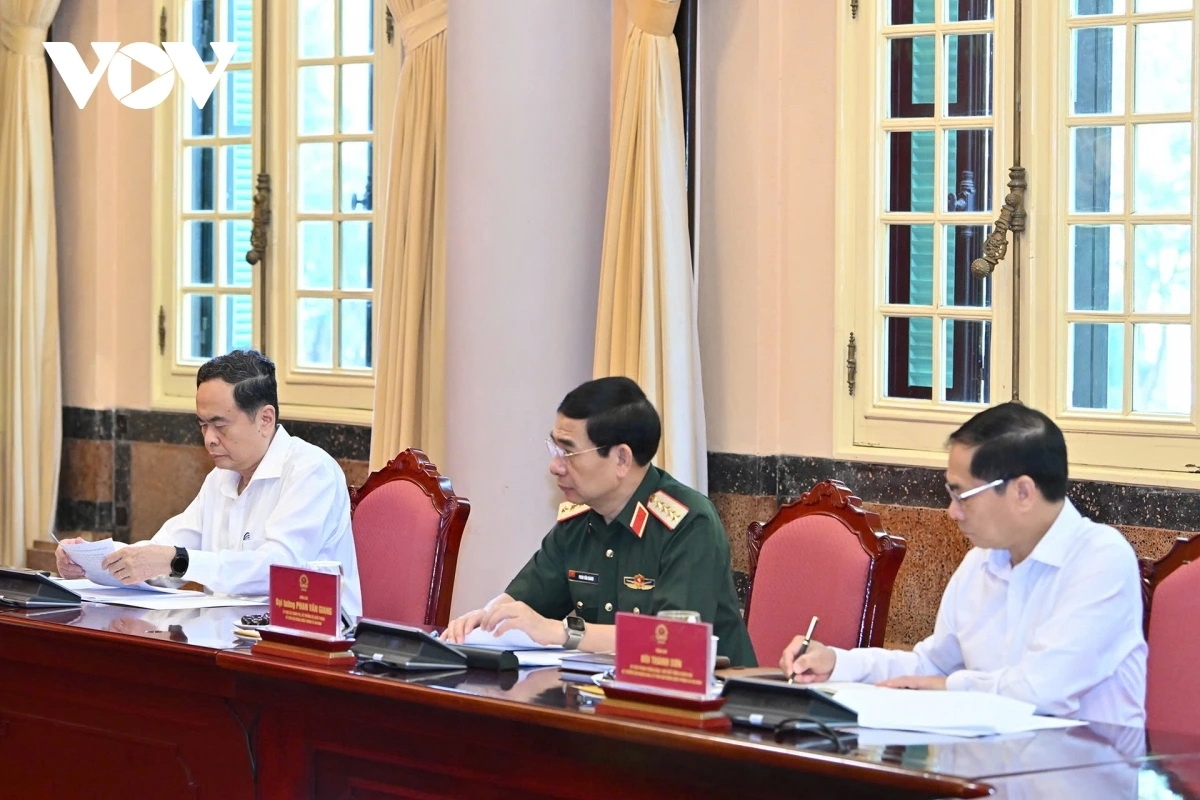 Chủ tịch Quốc Hội Trần Thanh Mẫn, Bộ trưởng Bộ Quốc phòng Phan Văn Giang; Phó Thủ tướng, Bộ trưởng Bộ Ngoại giao Bùi Thanh Sơn