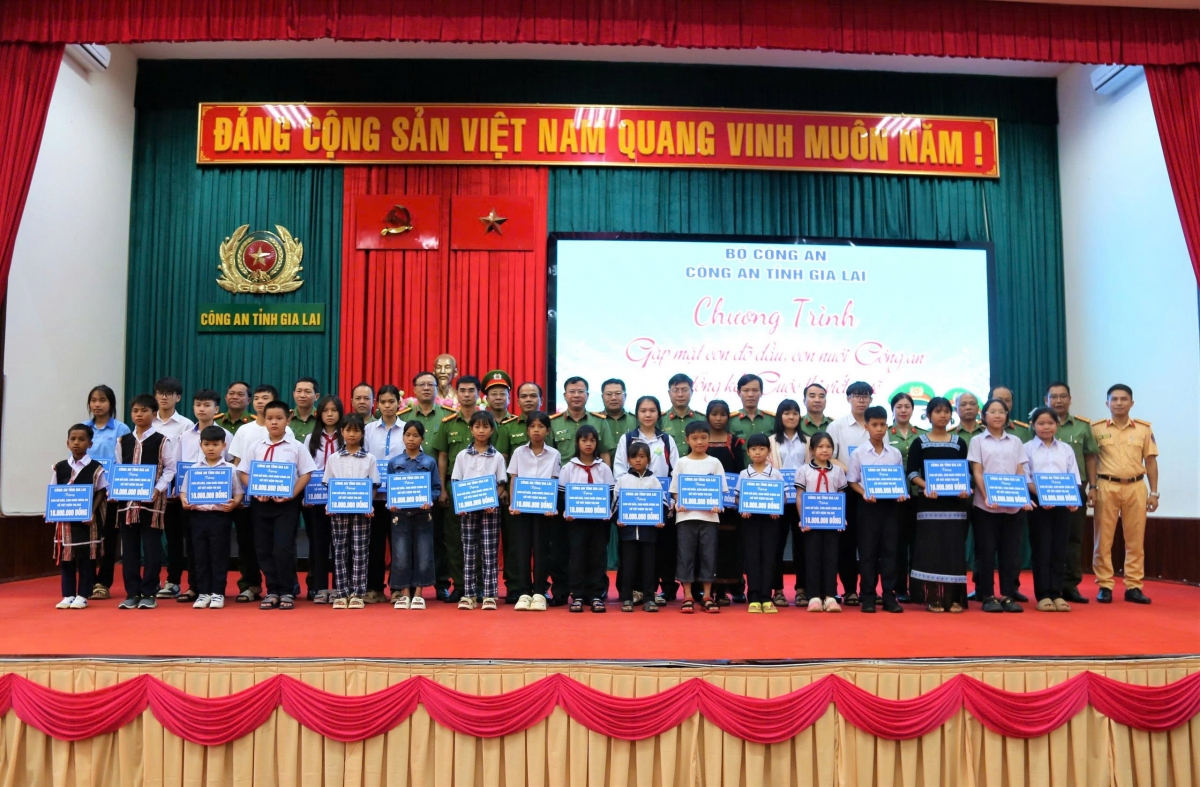 Kông ang tơring čar Gia Lai bưp ƀô̆ mơta 28 čô čơđai lĕ “ană rông”.