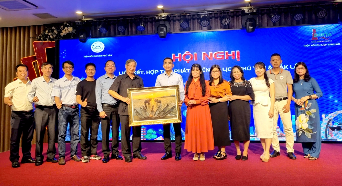 Càr Dăk Lăk mờ càr Phú Yên tơrbŏ bal lòt nhơl "dà lềng tơlir mờ brê bơnơm dờng" nàng bơtàu tơnguh kơl jăp