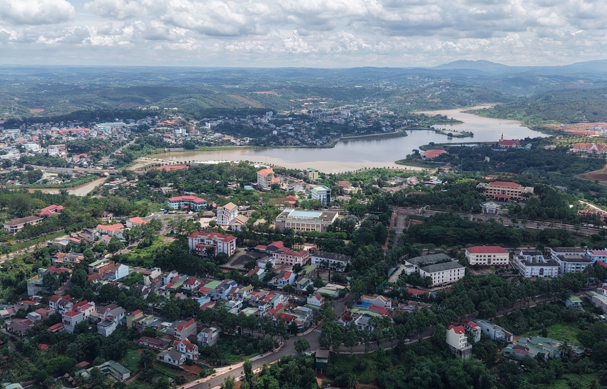 Dak Nông glăk čih hơdră ngă bruă hăng him lăng amra ngă lăng hlâo ƀơi 1 boh să hăng 1 boh phường