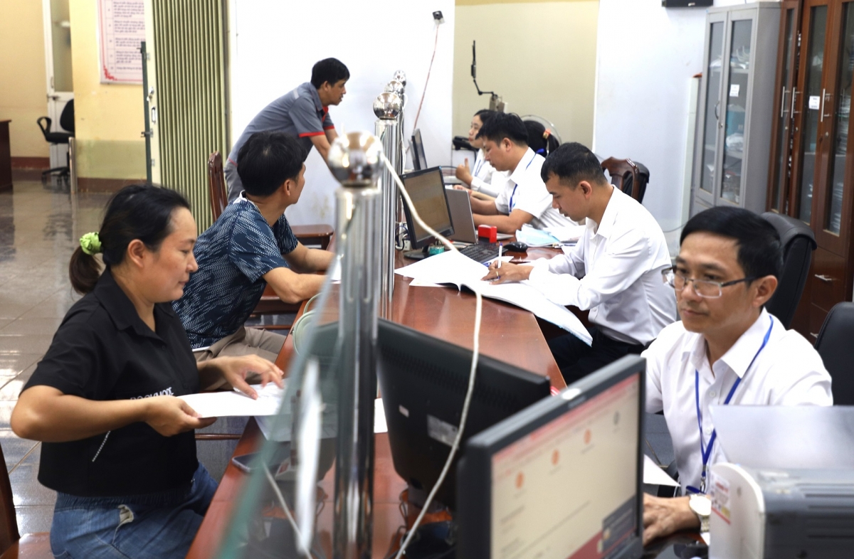 Mơnuih ngă bruă ƀơi phường Nam Gia Nghĩa pơkra hră pơ-ar kơ mơnuih ƀôn sang