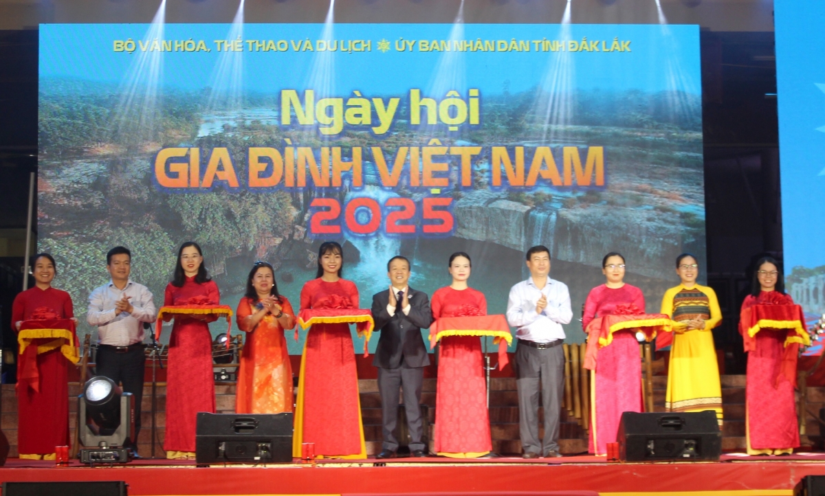 Hâi mơdĭng Việt Nam hơnăm kố po a Dak Lak ing 25/6 -30/6