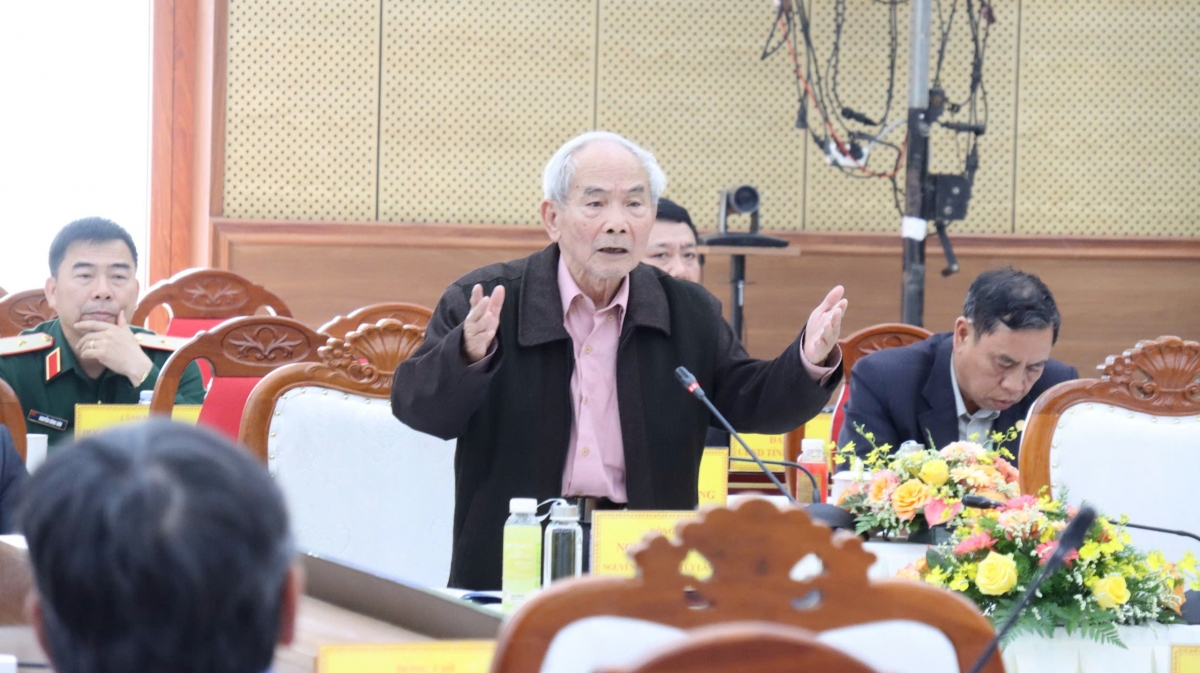 Phung bi ala blŭ mguôp hlăm klei kƀĭn