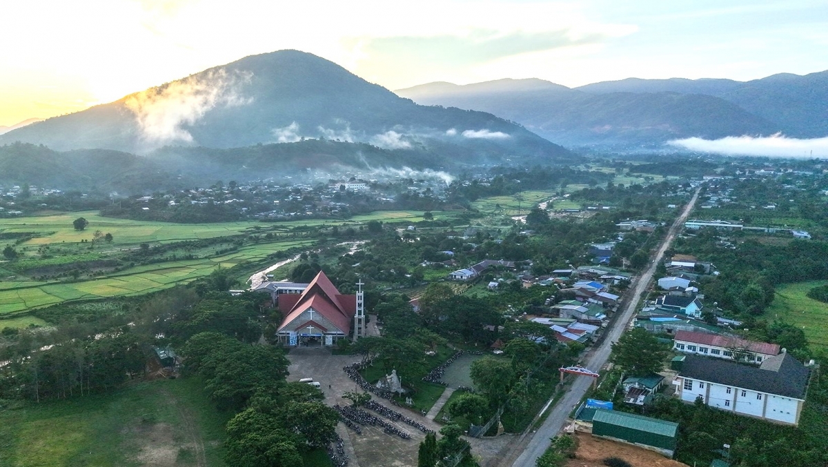 Kơpong Đàm Ròn (Đam Rông) hdrối nah cho tíu ki pro đông dêi Fulro nốkố hiăng chiâng kơpong tơnêi ki tơniăn ƀă dế prôk a troăng hơlâ ki mơnhông