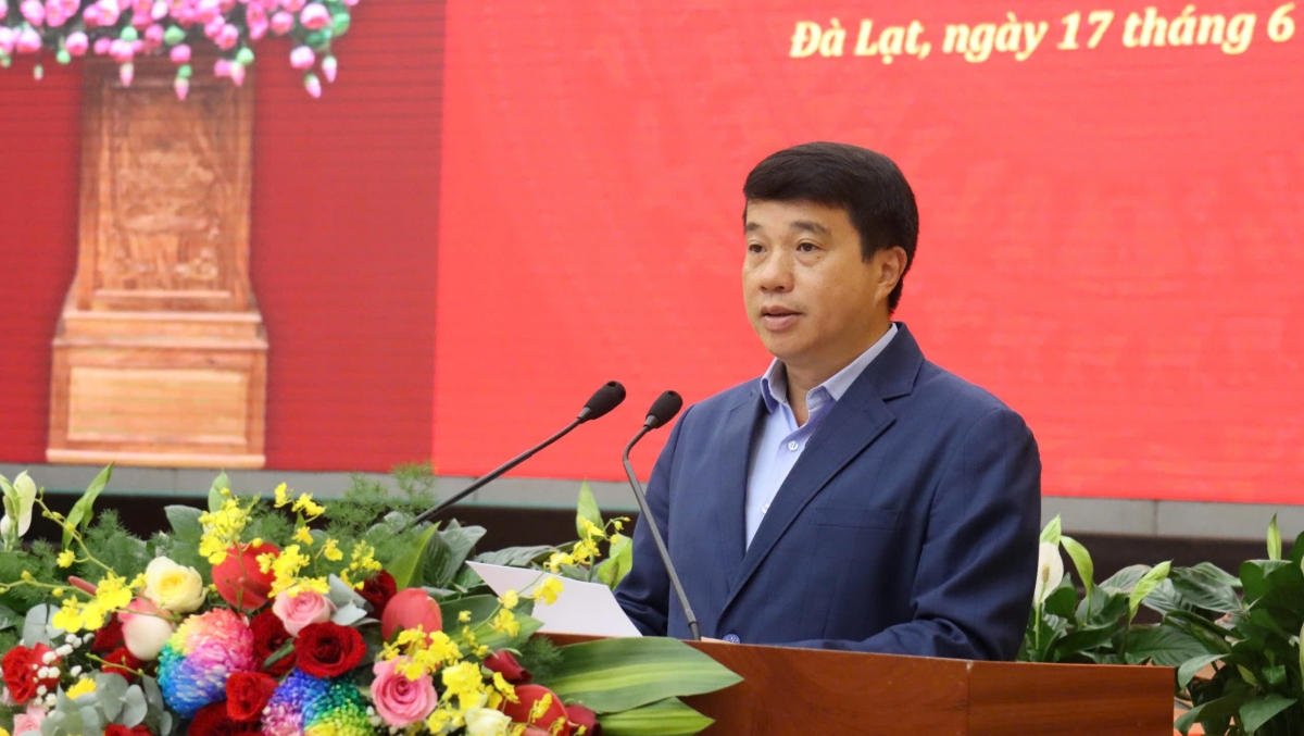 Bí thư Đảng dêh char Lâm Đồng Y Thanh Hà Niê Kdam iung pơma pơgơ̆r tơ̆ hop akŏm