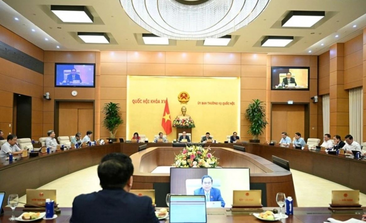 Rnâng kan Quốc hội mra rgop nau mpeh nau dăp rgum rmôt kan hành chính gưl n’gor