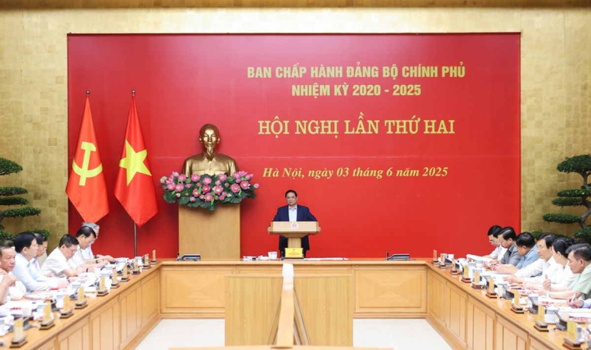 Pôa Phạm Minh Chính, Ngế pro xiâm hnê ngăn tơnêi têa pơkuâ Hôp