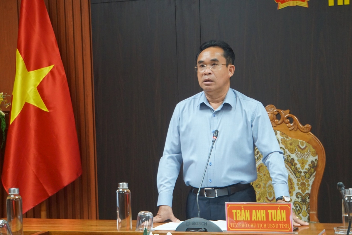 Phó Chủ tịch UBND tỉnh Trần Anh Tuấn pa prá đhị pr'hop. Chanup: ĐÌNH NGUYÊN