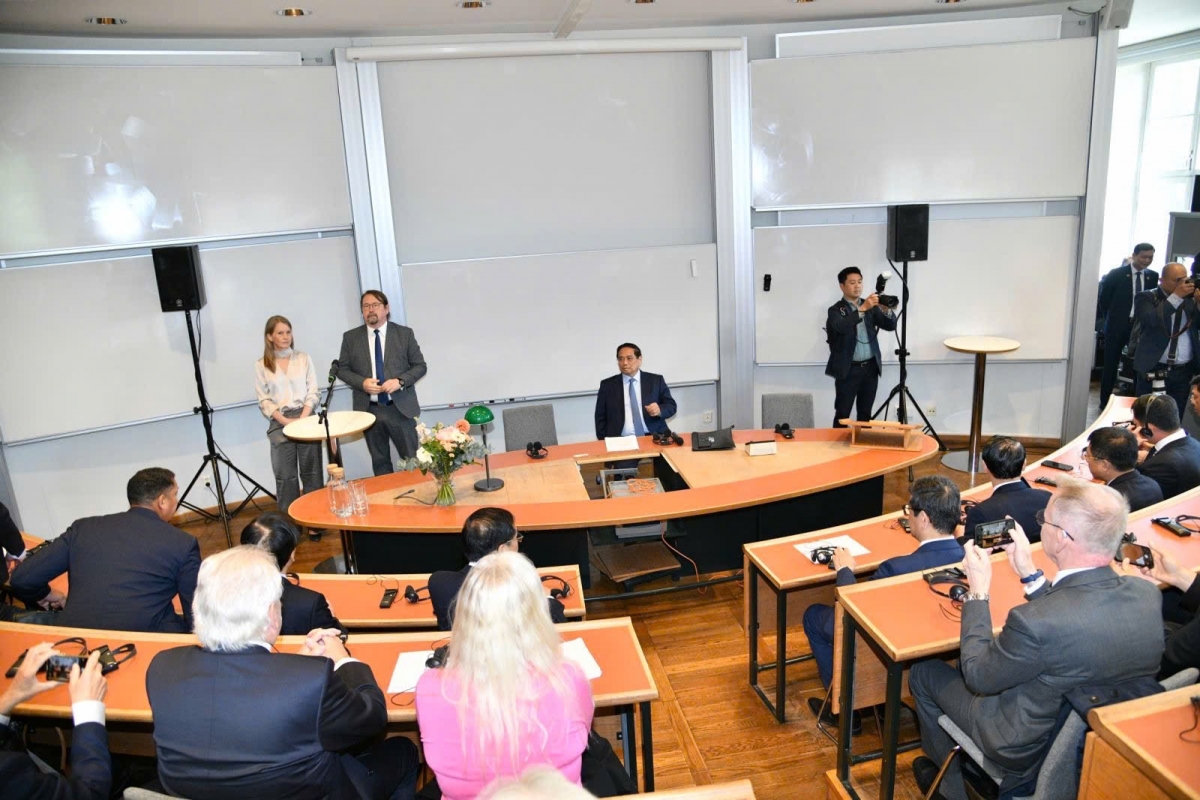 Thủ tướng Phạm Minh Chính khâl Đại học Kinh tế Stockholm