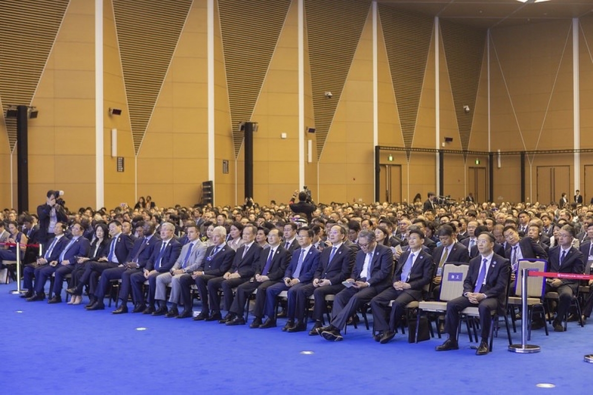 Thủ tướng ồng Phạm Minh Chính bal mờ kwang đơng lam bồ ală lơgar tus bal WEF Thiên Tân nam 2025
