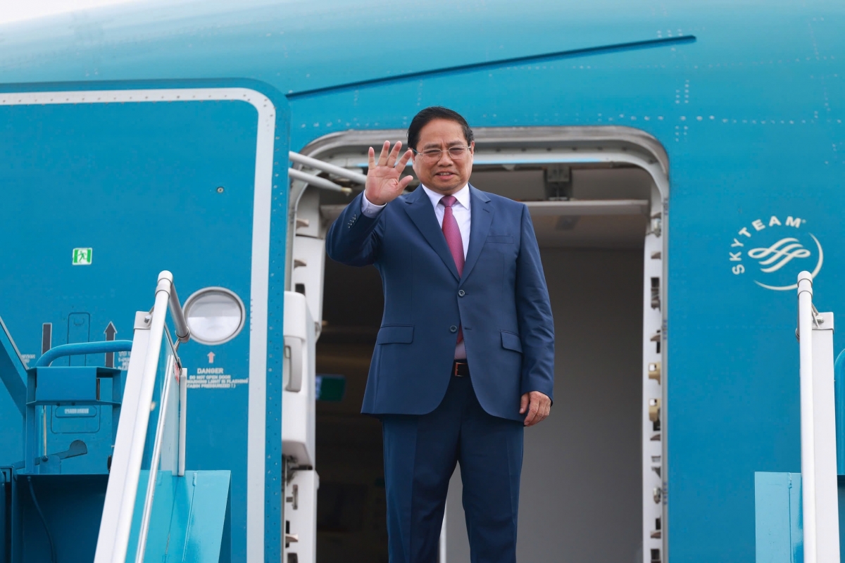 Pôa Phạm Minh Chính, Ngế pro xiâm hnê ngăn tơnêi têa troh kong têa Sinuâ