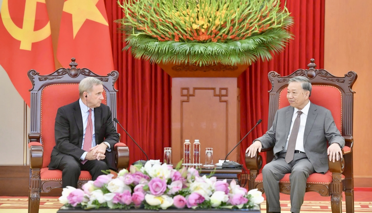 Tổng Bí thư Tô Lâm wơt wa Alex Rogers