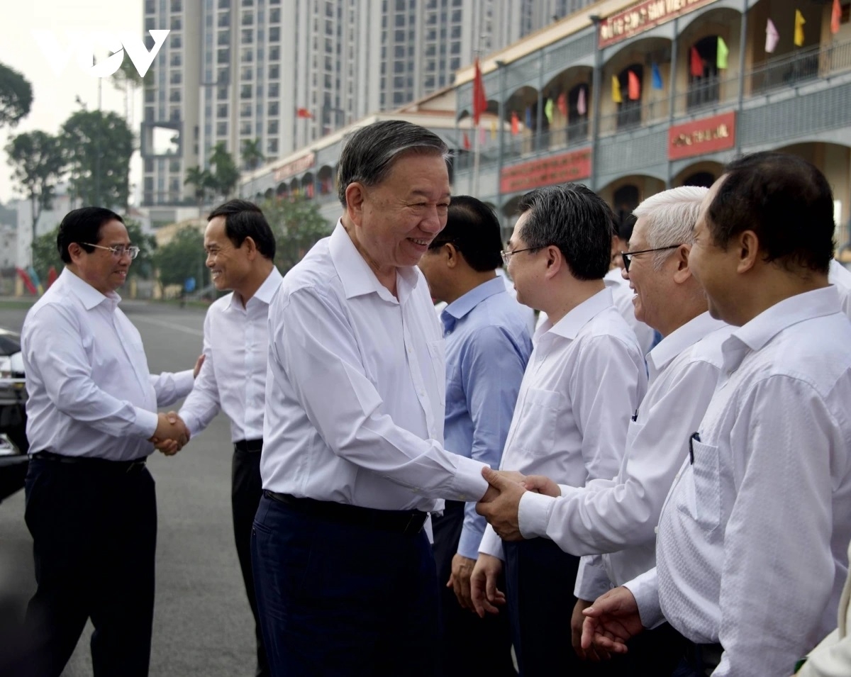 Dự cuộc làm việc có Thủ tướng Phạm Minh Chính, lãnh đạo các bộ, ban, ngành Trung ương, lãnh đạo Thành ủy, Tỉnh ủy, UBND của TP.HCM, Bình Dương và  Bà Rịa Vũng Tàu