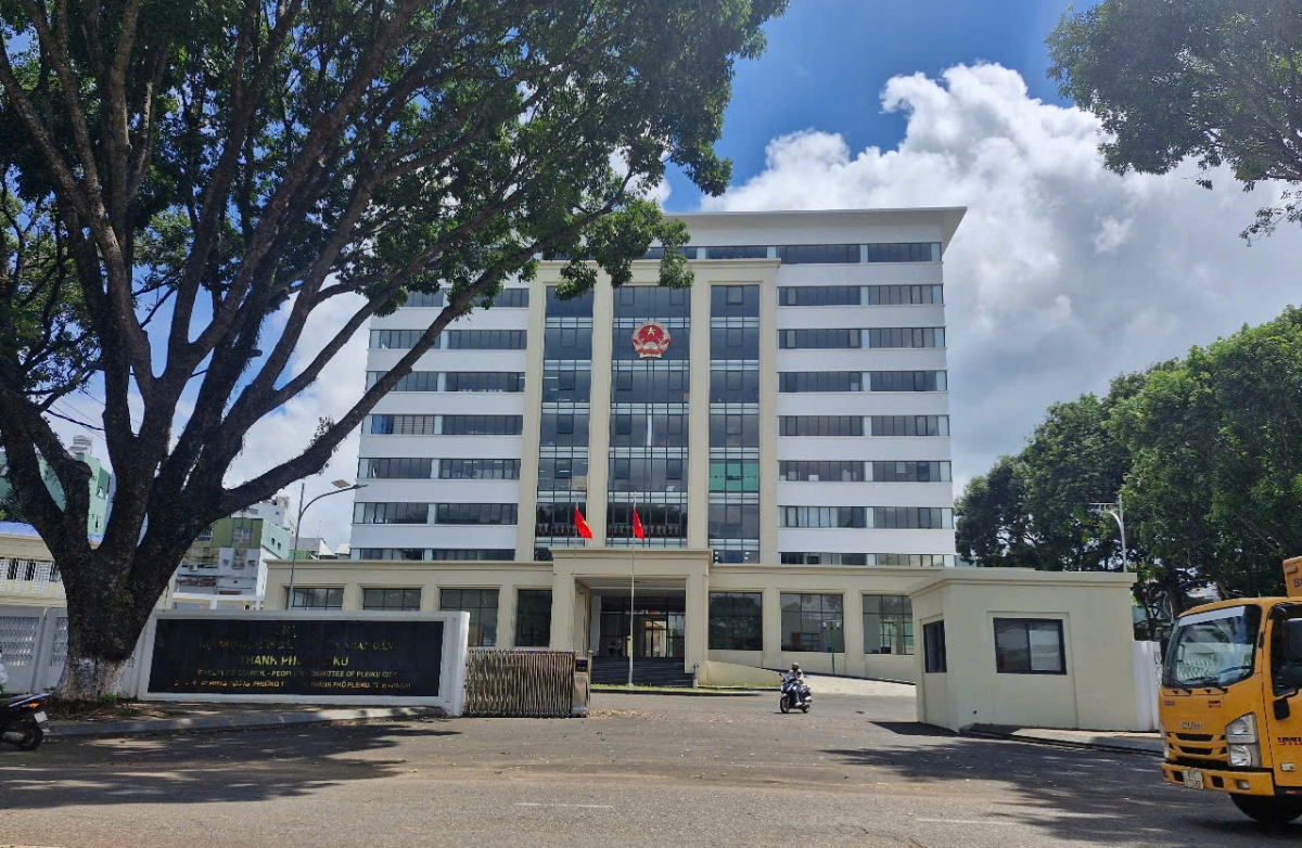 Nchrăp, ngih pah kan UBND phường Pleiku gŭ ta UBND nkual ƀon têh Pleiku aƀaơ
 