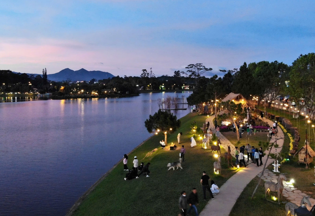 
Dêh char Lâm Đồng pơtoi sơkơ̆t, iŏk yua tơdrong pran tơmang pơhiơ̆ pơih să cham char đơ̆ng bri jur tơ̆ dơsĭ