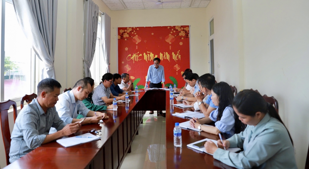 
Ci kụk Atbồ Bơta niam broă lơh sa suơn sre, phan brê, phan tàm dà càr Dăk Lăk pơrjum nàng tàm jàu, tam pà kơnòl, ring bal broă lơh pơgồp bal lơh broă