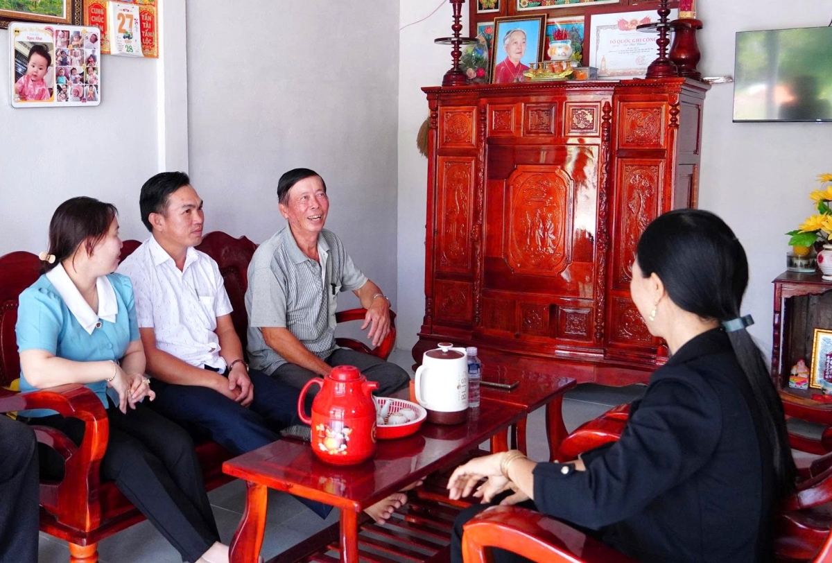 Gia đình ông Việt rất vui khi được hỗ trợ để xây được ngôi nhà mới khang trang