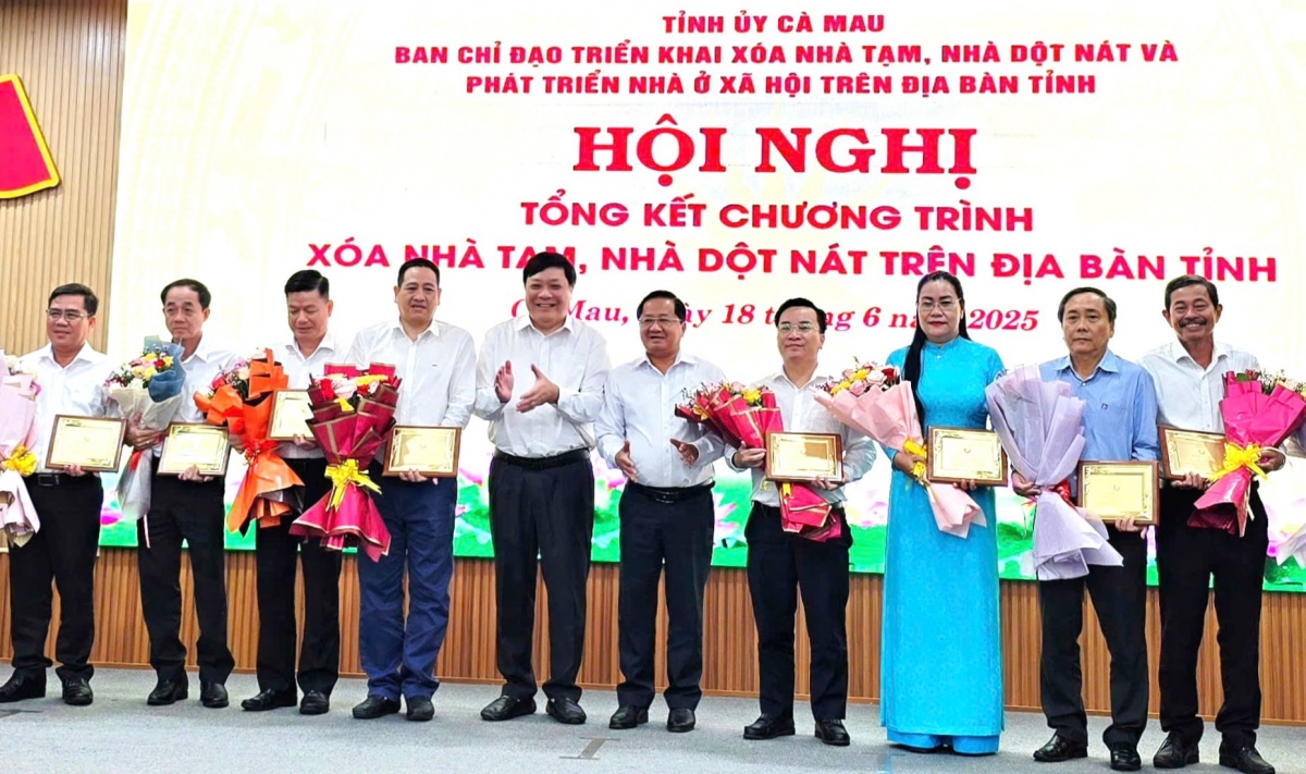 Tỉnh Cà Mau đã hoàn thành chương trình xóa nhà tạm, dột nát