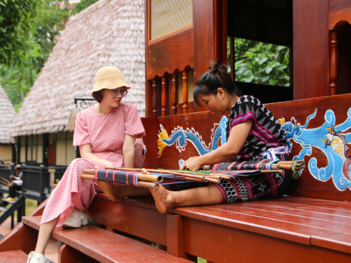 Mơñam mrai đưm brơi tuai lăng