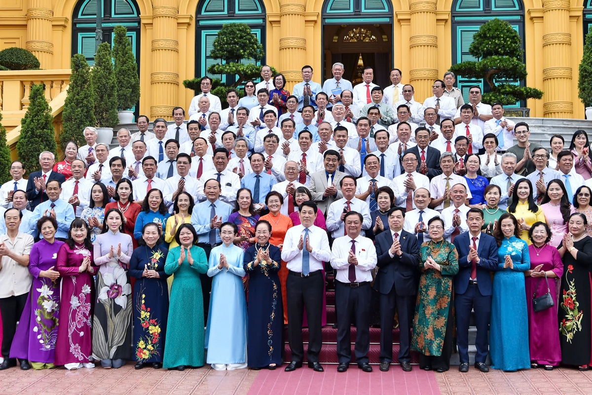 Khua mir sir dêh čar ơi Lương Cường čơphin rup hrŏm hăng Grŭp khua pơ ala apăn bruă pơtrut pơsur hrăm hră mơbruă đơ đam dêh čar