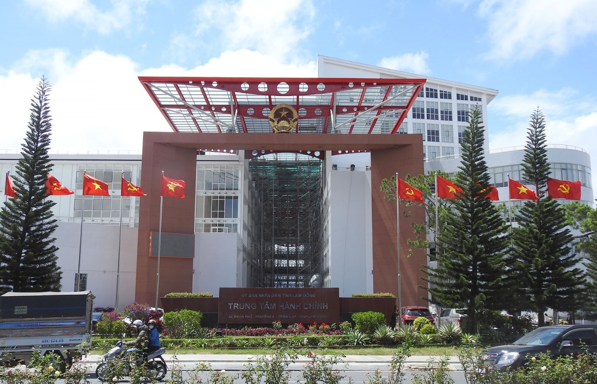 Gơnong bruă ngă hmua hăng ayuh hyiăng lŏn mơnai amăng anih mă bruă phun ƀơi Jơnum min mơnuih ƀôn sang tơring čar Lâm Đồng