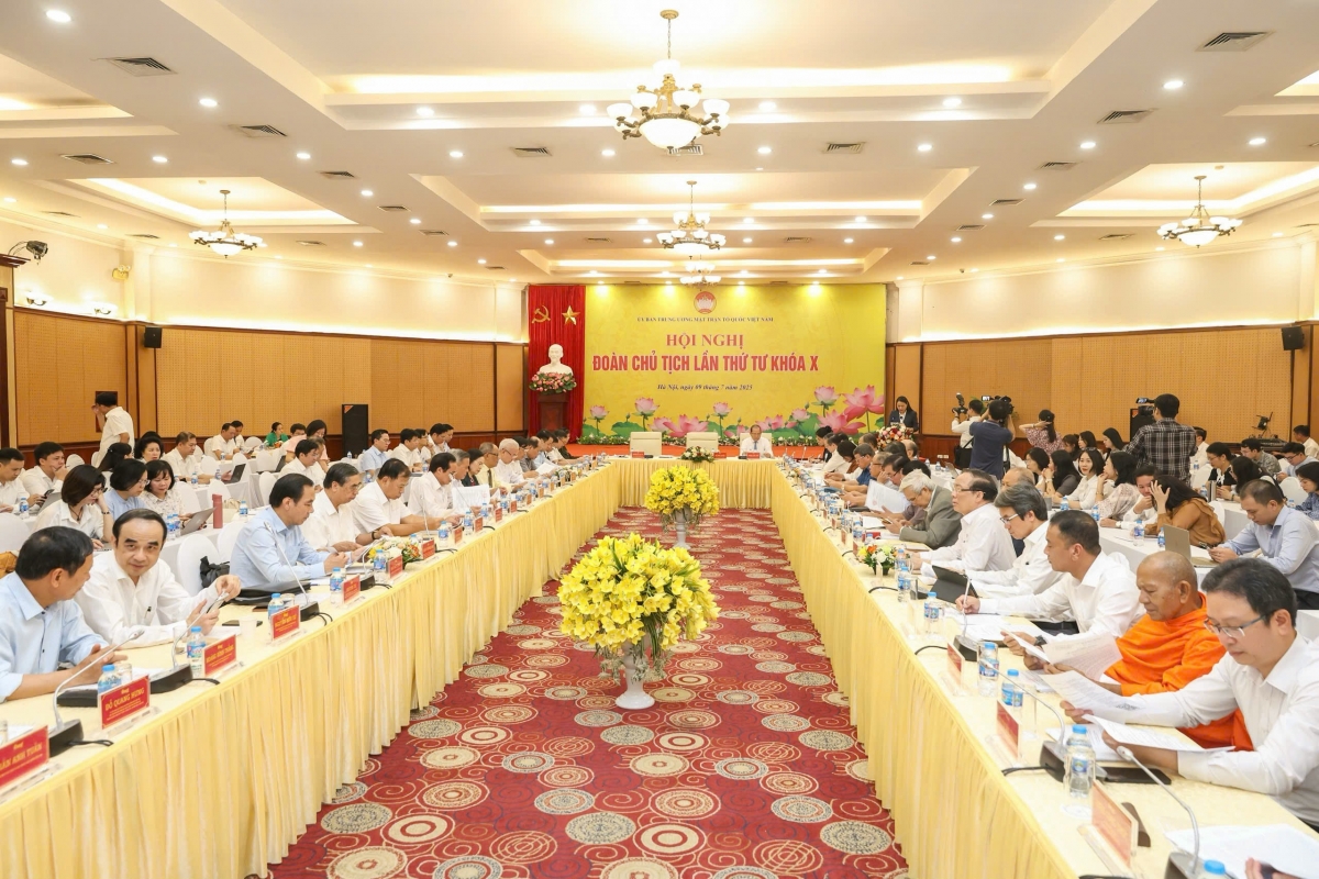 -Kluôm klei bi kƀĭn