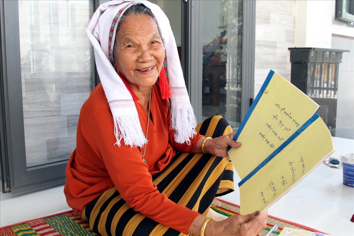 Amuk Châu Thị Đông yaih khan dom Ariya kayua amuk duah pataom