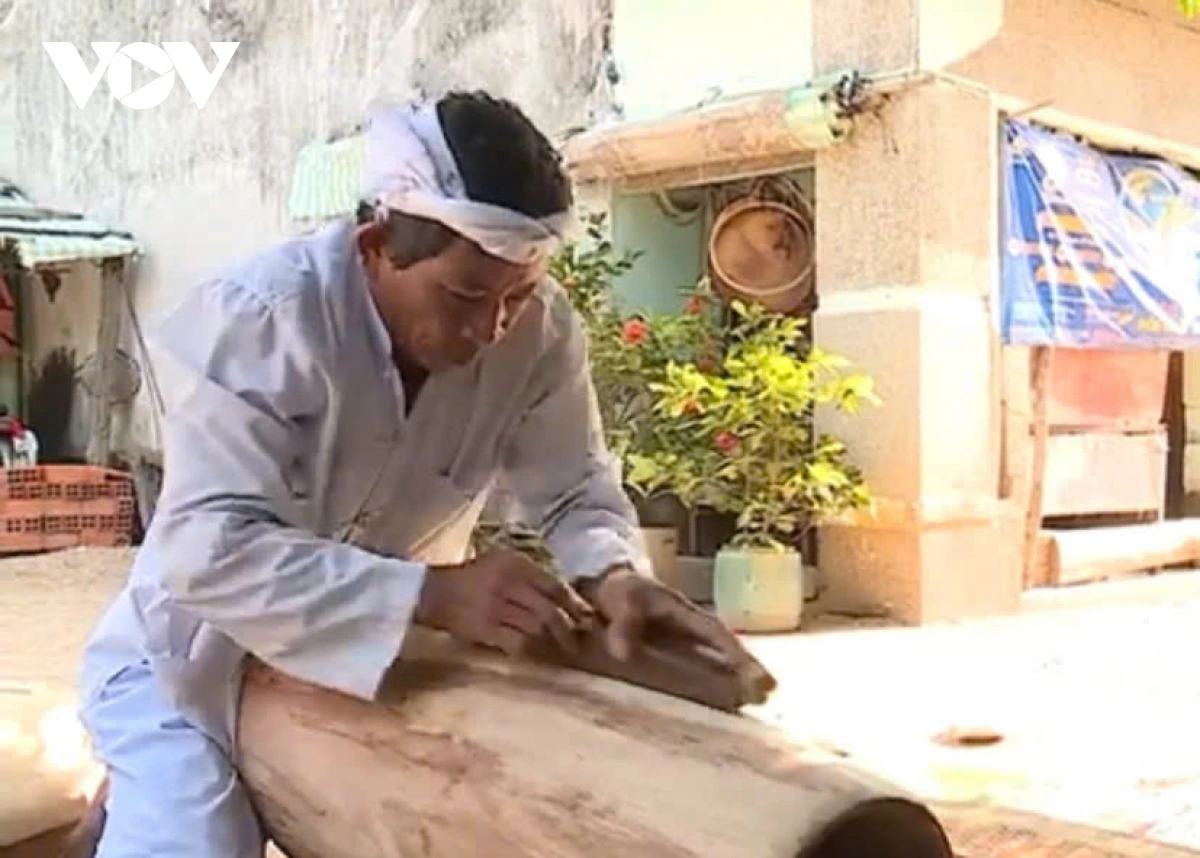 Nghe nhan Uu tu Thổ Đồng daok ngak Ginang