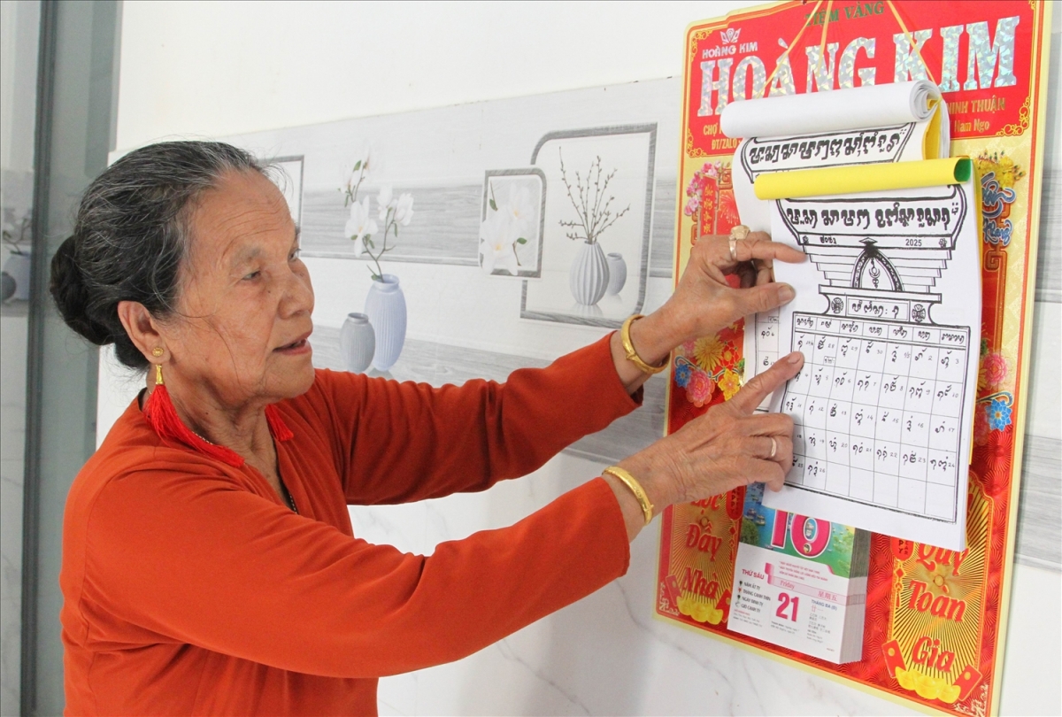 Amuk Châu Thị Đông tacei ba iek saka Cam duh ka dom adat cambat