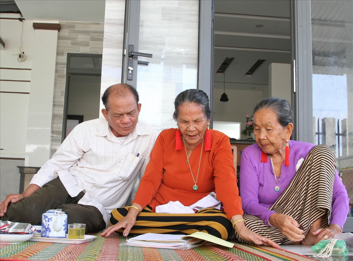 Amuk Châu Thị Đông hari Ariya Cam - Bani