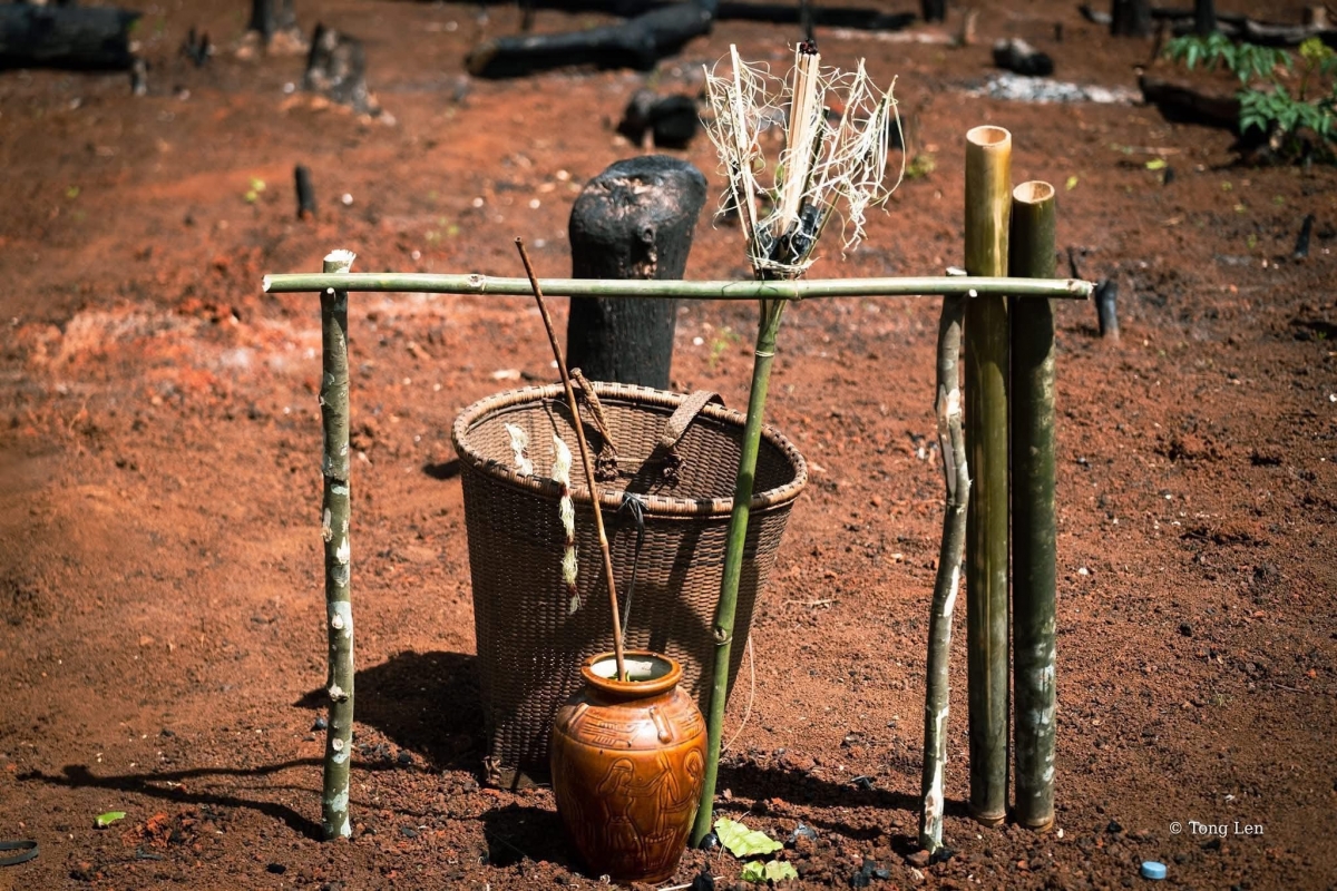 
Dơ̆ lơh Yàng duh khoai tùc kòi bơh kòn cau M’nông dê