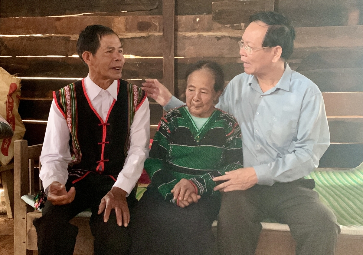 Wa Ngô Thanh Danh, tă ƀư Bí thư Tỉnh uỷ Dak Nông ơm (dâk bah ma dŭt) tât khâl du rnăk ach o ta Dak Mil