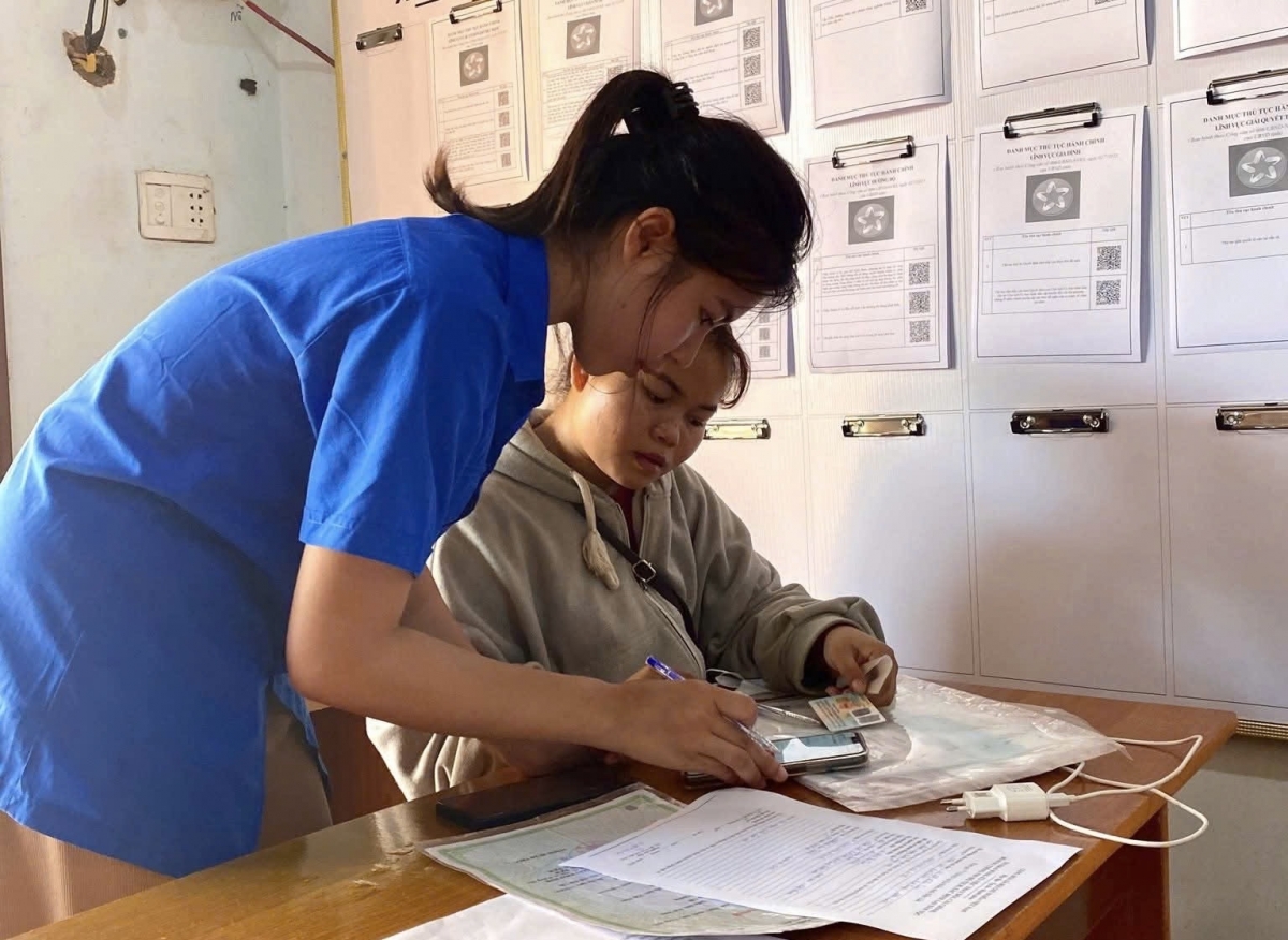 
Ală đoàn viên mơkung là cau lơh broă Mpồl măi mok sồ mpồl bơtiàn bơto pơlam làng bol in broă cih mat tàm VNeID. 