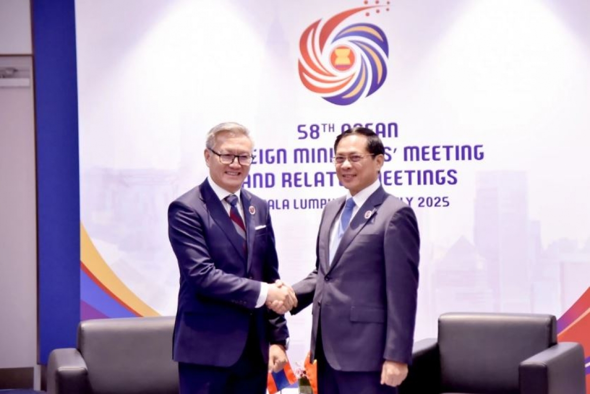 Pôa Bùi Thanh Sơn, Phŏ Ngế pro xiâm hnê ngăn tơnêi têa, Ngế xiâm tơpui kâ trâm mâ Ngế xiâm tơpui kâ kong têa Lếo