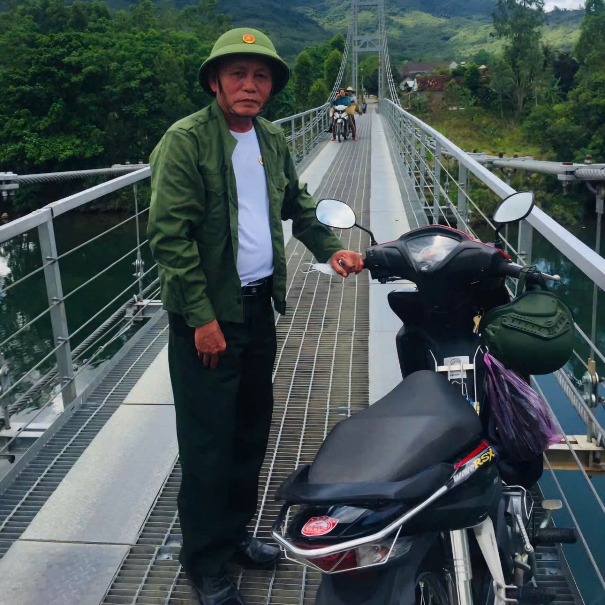 Tahen ơm Nguyễn Đăng Khoa