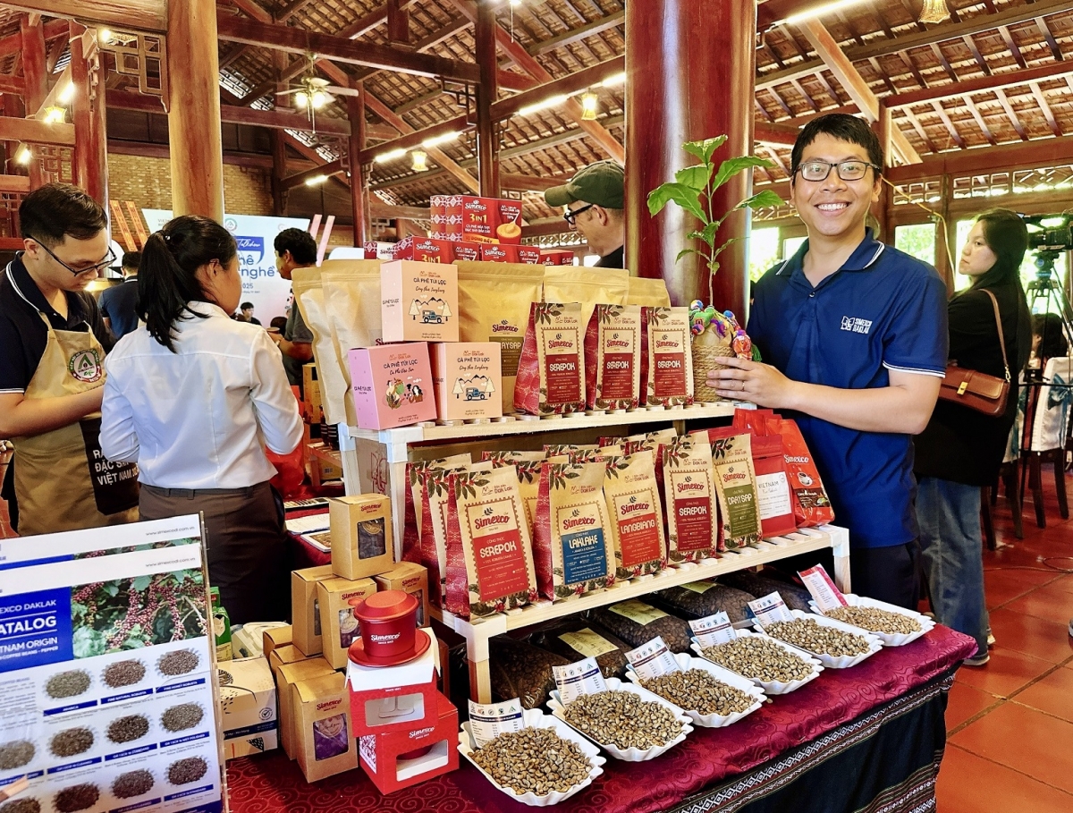 Drêng tơdroăng séa ngăn tá hâi kơtăng kô pro ai hên tơdroăng pơloăng kân ƀă mâu khu mơdró kâ pêi cheăng tơdrăng