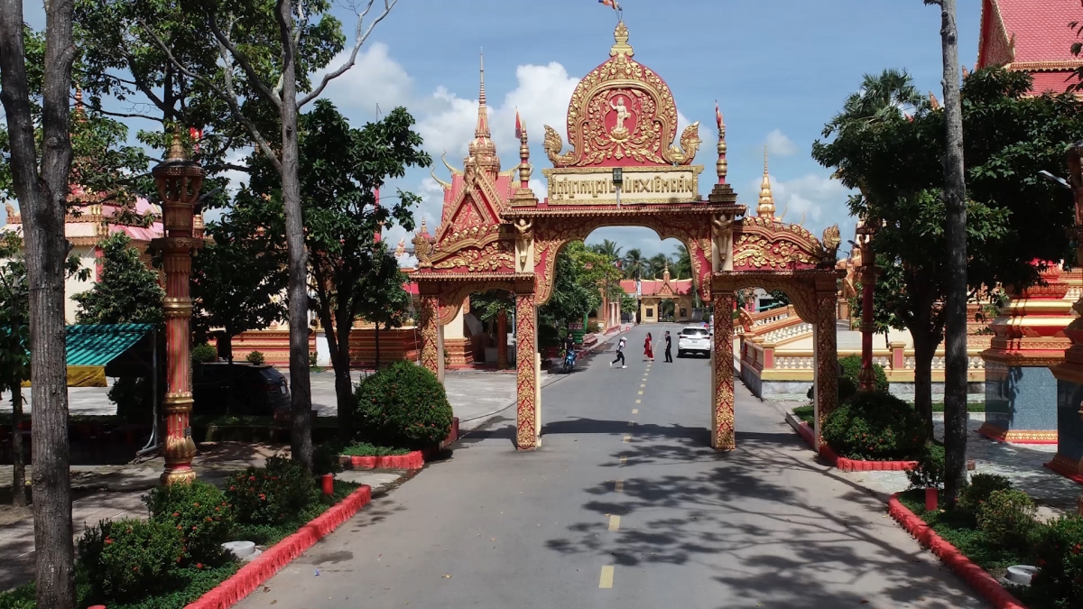 Cổng chùa Xiêm Cán