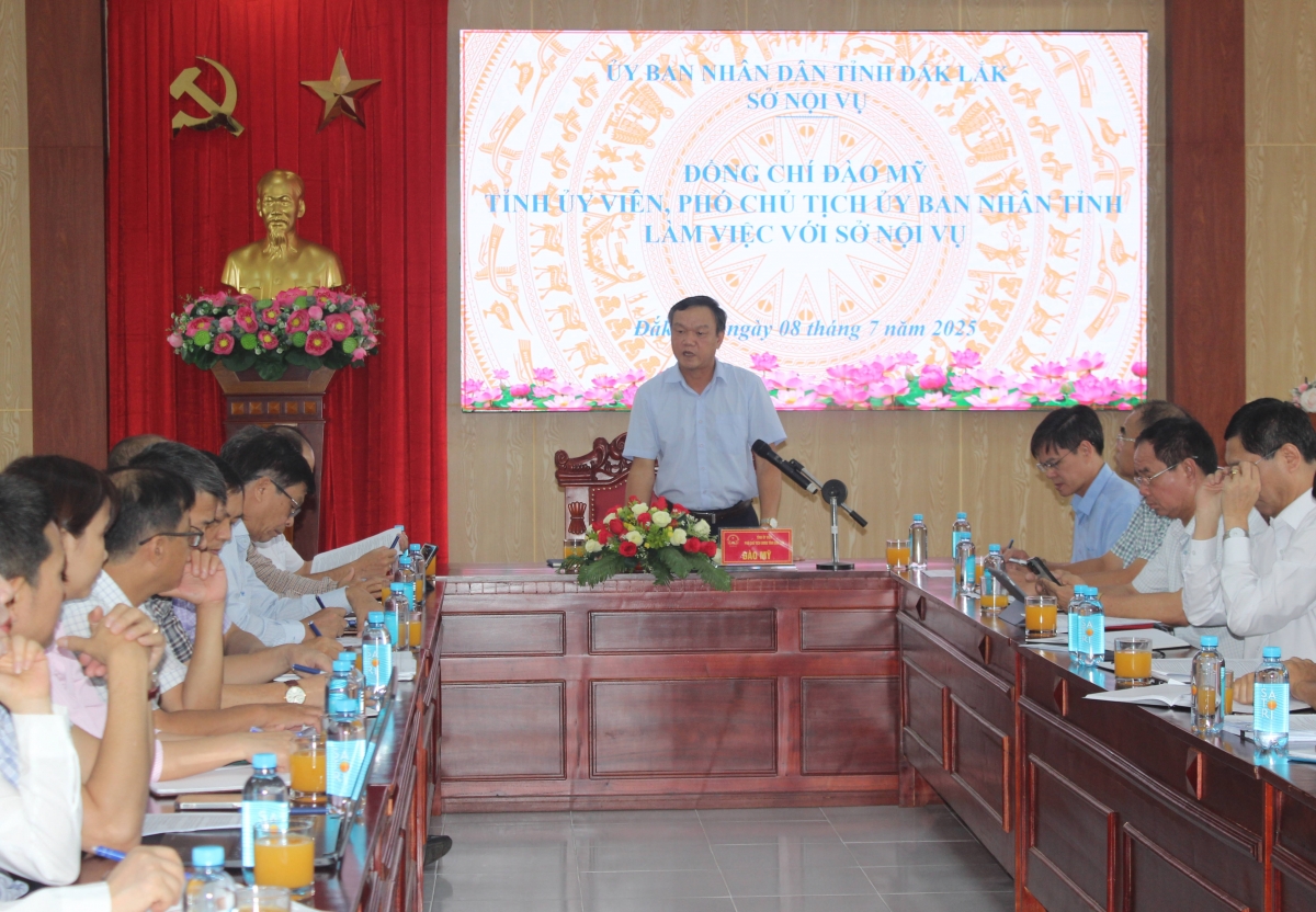 Phó Củ tịc Anih duh broă Làng bol càr Dăk Lăk sồr pal sền gròi nền nòn broă lơh tàm 102 sàh, sơnah ƀòn