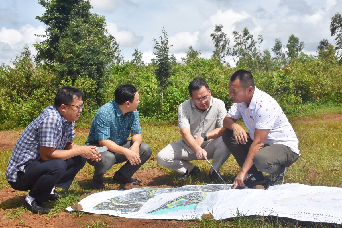 Cau tờm bơcri priă mờ ala măt kwang đơng lam gơnoar atbồ ƀòn lơgar lòt sền tàm mùl màl  Rơndăp broă lơh tiah drà niam CK54