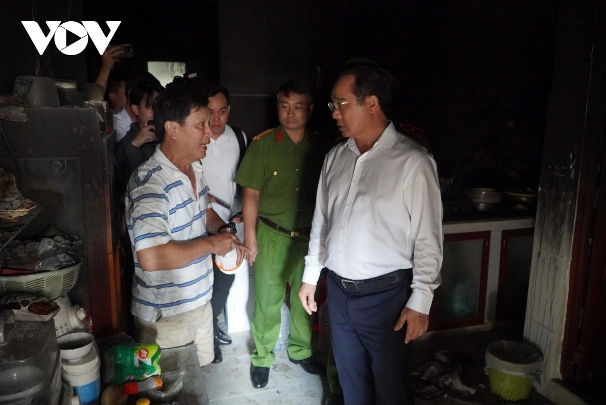 Chủ tịch UBND TP.HCM Nguyễn Văn Được tươc lêy lâng k'đhơợng xay bh'rợ bhr'lâ xang ra rooh