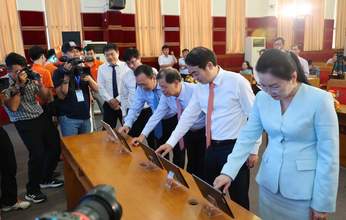 - Khua gĭt gai čar Khánh Hòa dlăng kdrăp mrâo mơ̆ng Anôk bruă ktuê dlăng, gĭt gai thâo mĭn