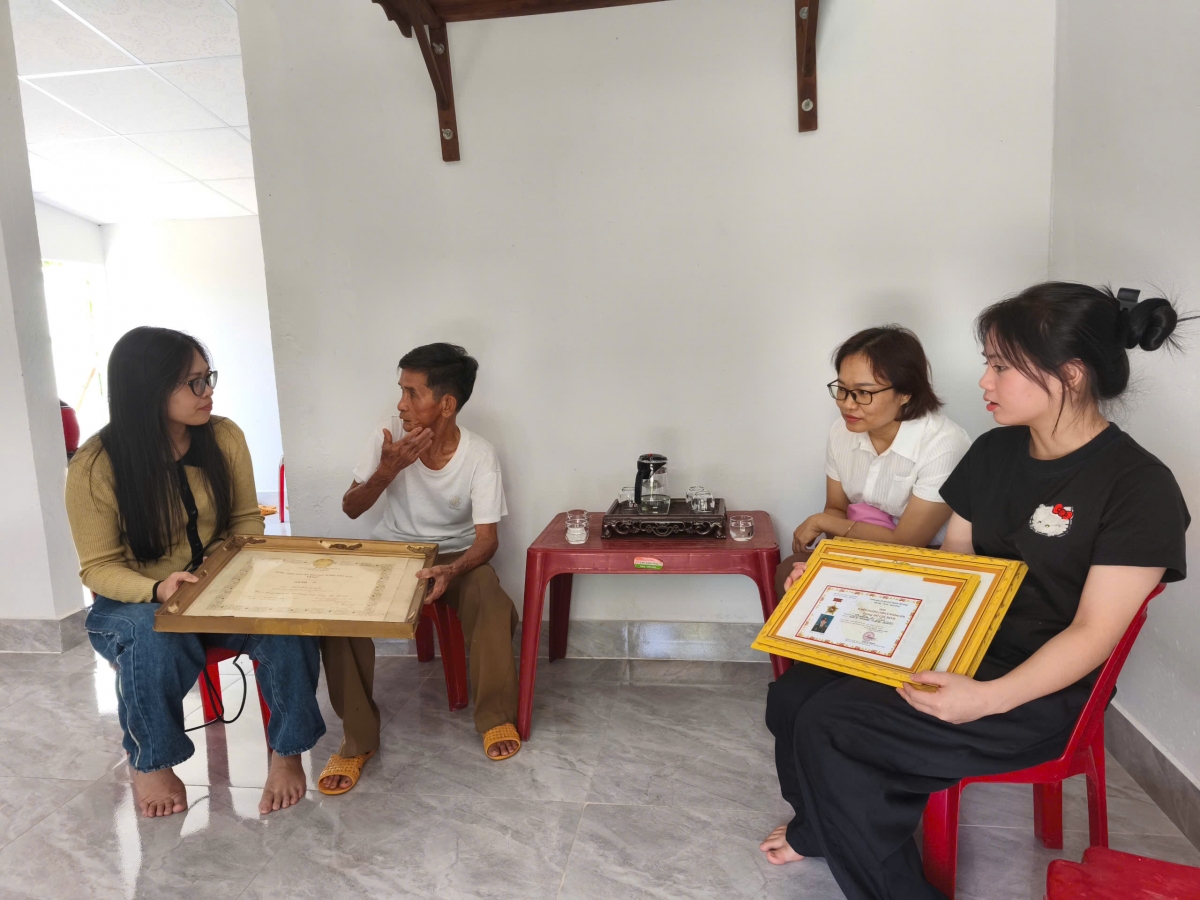 Tung toăng hngêi nếo pro klêi, pôa Nguyễn Ái Quế dế tối ‘na mâu khế hơnăm tơplâ, hlâ rêh xua tơnêi têa