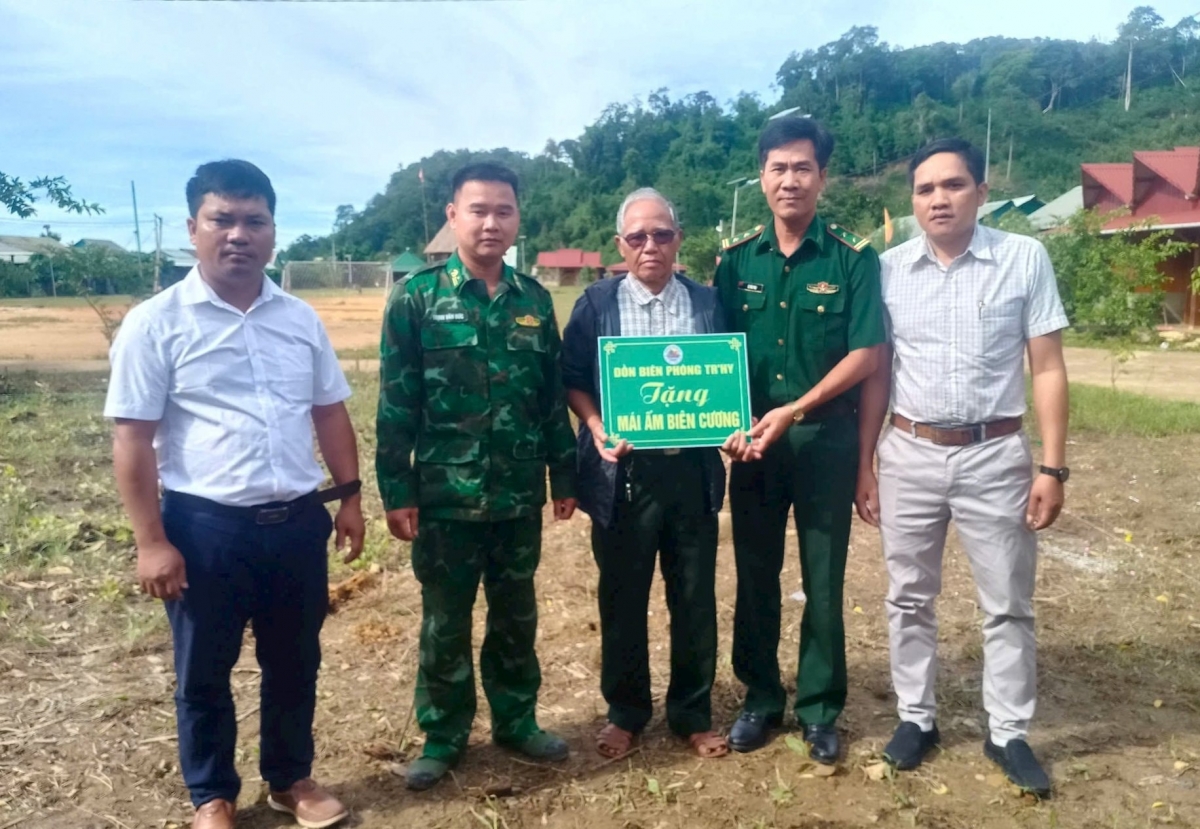 Đồn Biên phòng Tr’hy đoọng “đhr'nong đong ngăn k'noong k'tiêc”ha đong PơLoong Chát. Chanup: HỒNG ANH