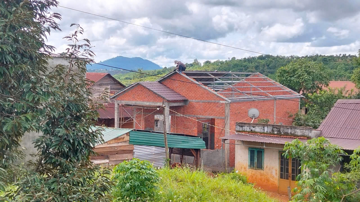 
Hnam ‘nhŏng Điểu Phạm Dương vă jê̆ đang bơih